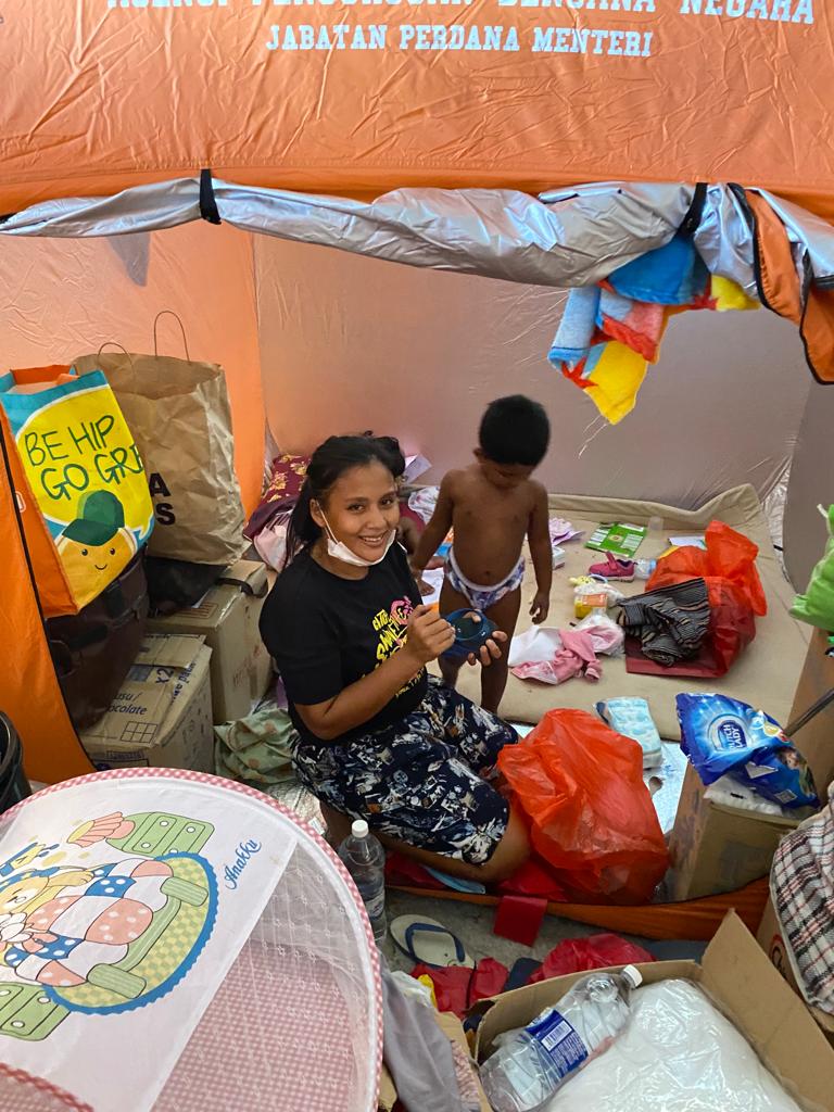 500 Flood Victims At SJK(T) Ladang Emerald Receives Temporary Relief From FreeMakan & Partners